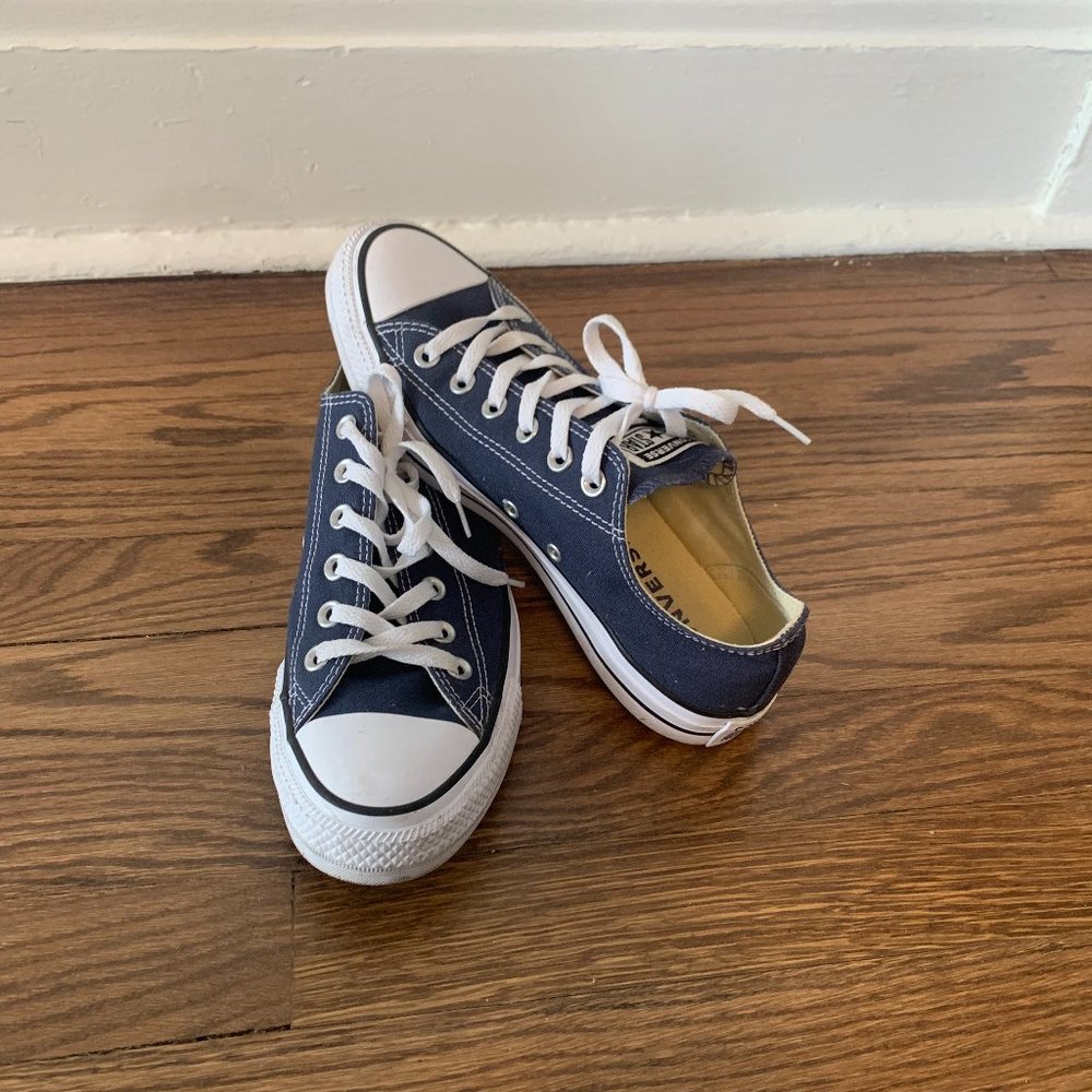 Converse - Chuck Taylor All Star Classic Low - Navy - Women´s 9